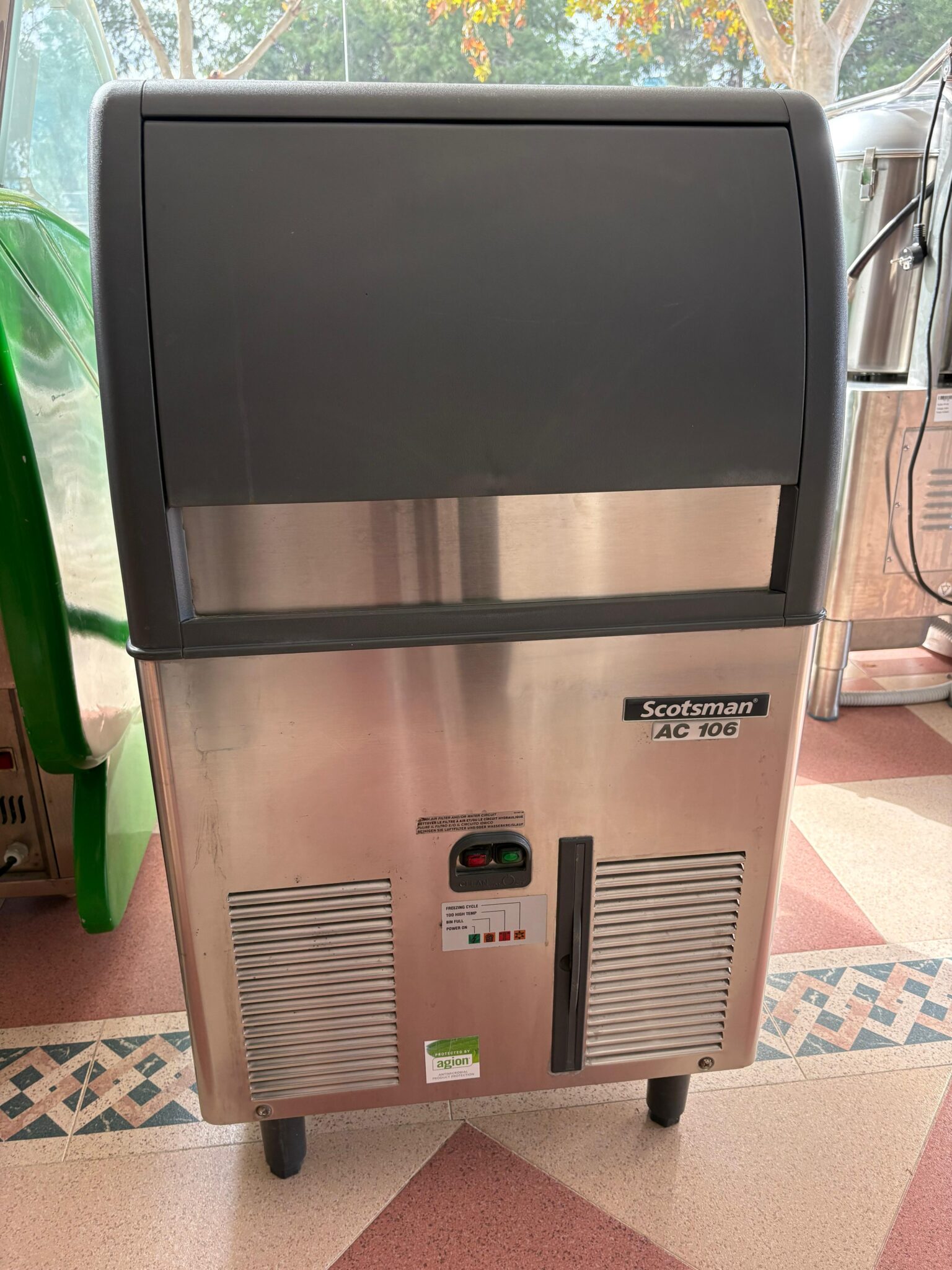 Fabricador de Hielo AC 106 SCOTSMAN (2a Mano)