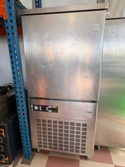 Abatidor congelador 1/1 GN, 32/28 kg. de +90 a -18°C (10 niveles 1/1GN o 600x400 mm) ZANUSSI (2a Mano)