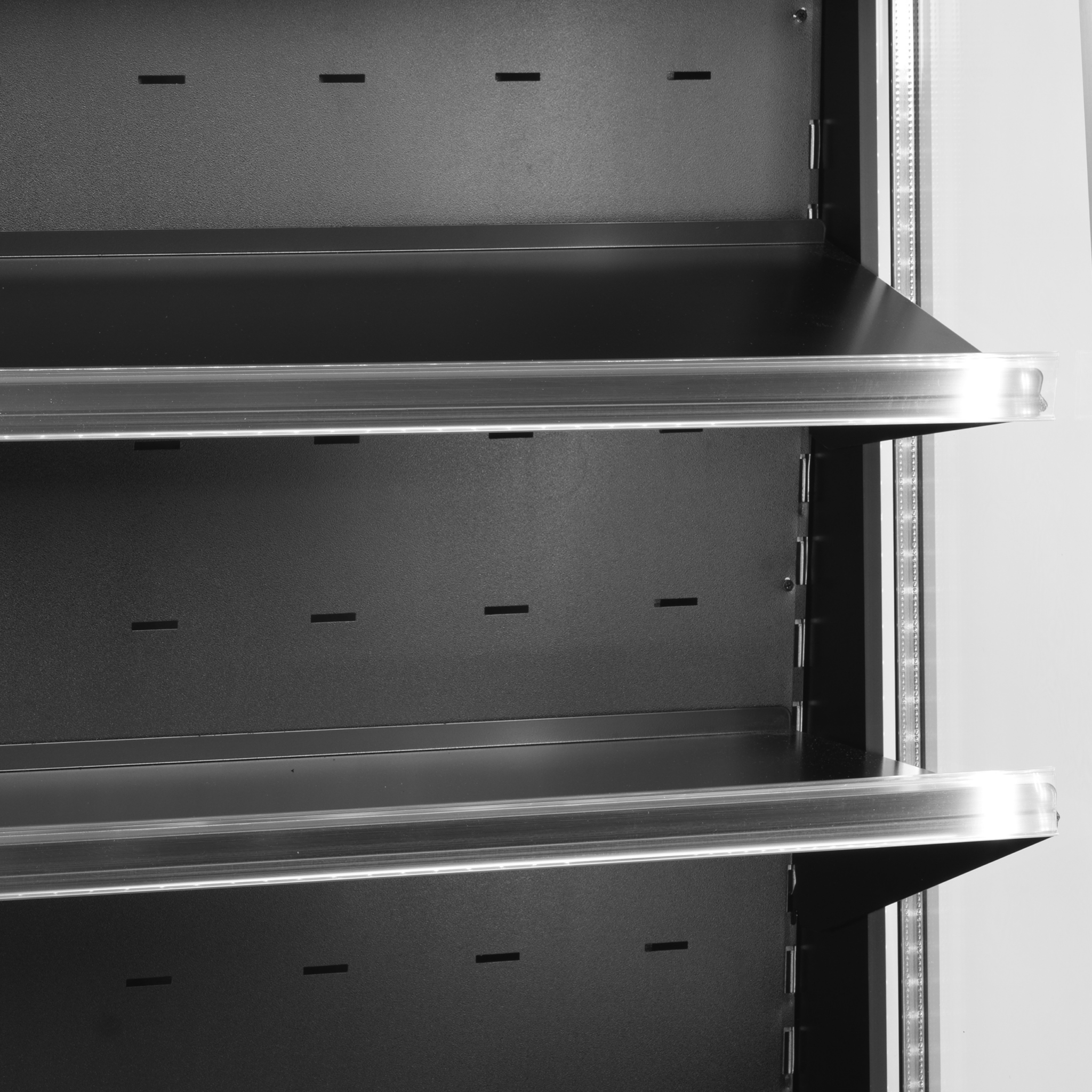 Refrigerador para la venta por impulso color negro ODC90 BLACK - Imagen 4